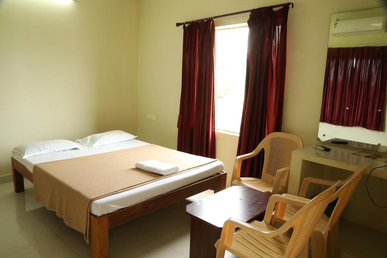 Ganesh Residency Hotell Pondicherry Exteriör bild