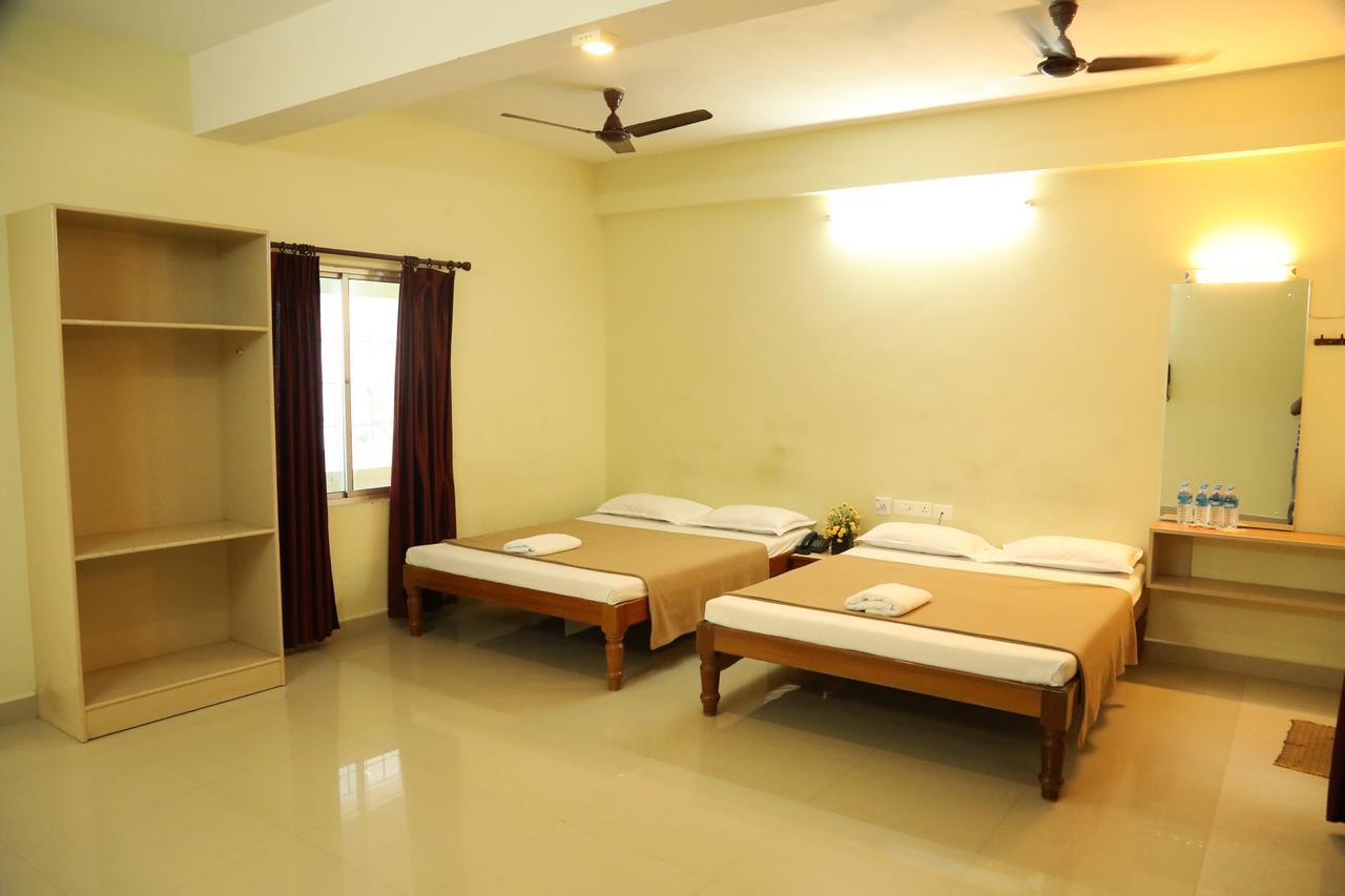 Ganesh Residency Hotell Pondicherry Exteriör bild