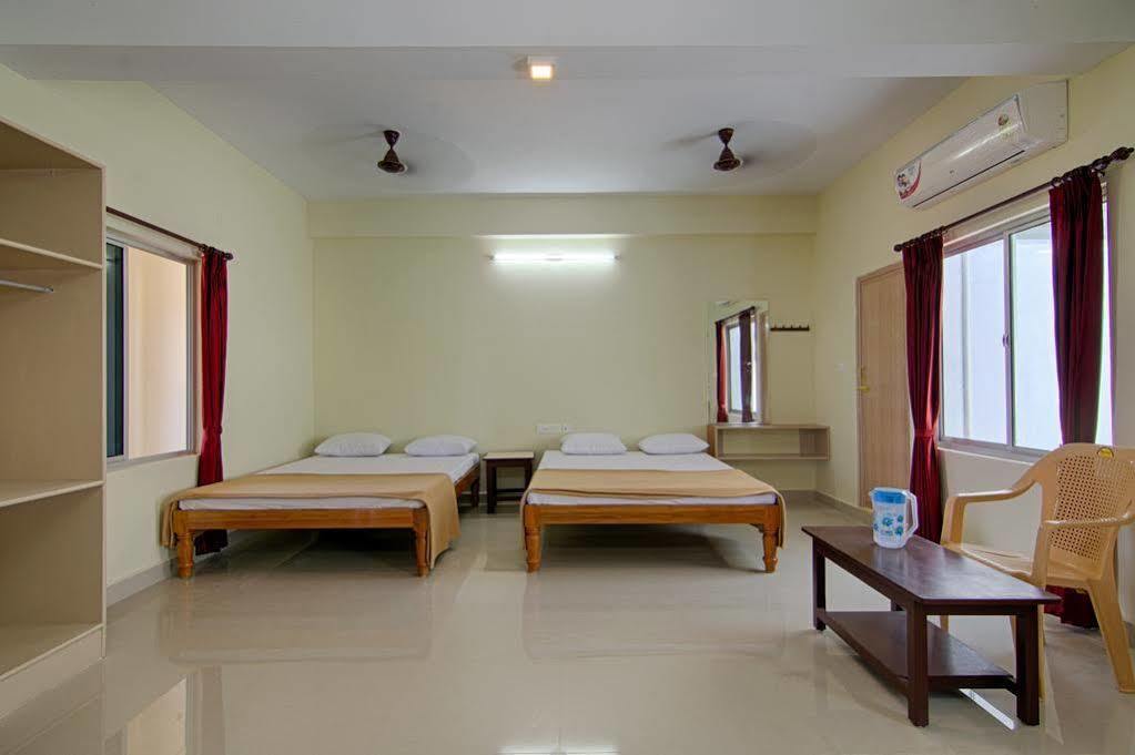 Ganesh Residency Hotell Pondicherry Exteriör bild