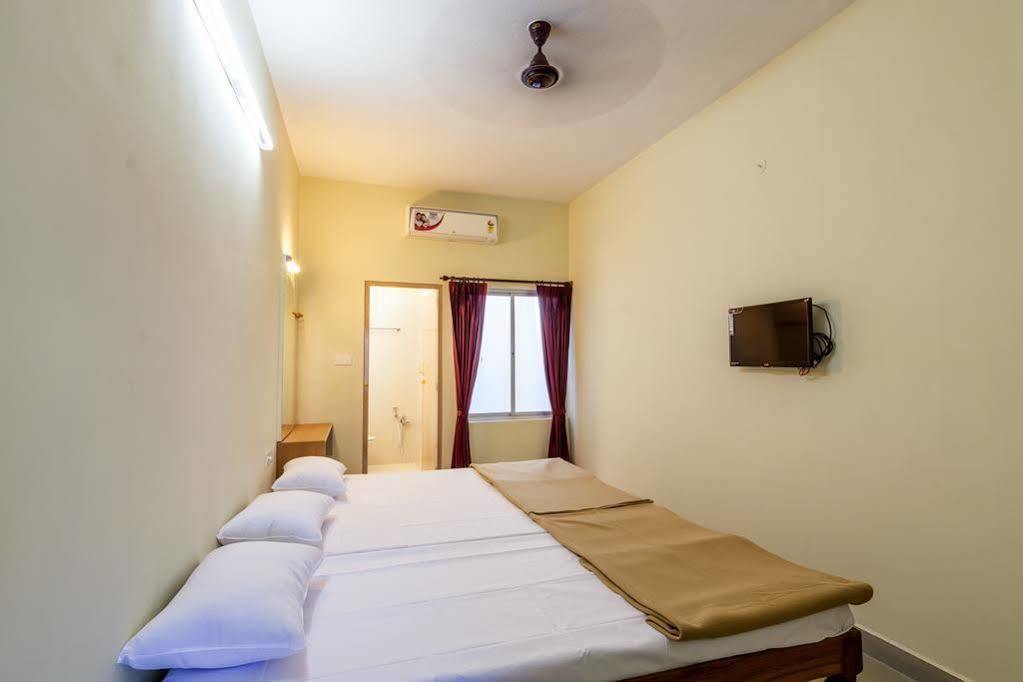 Ganesh Residency Hotell Pondicherry Exteriör bild